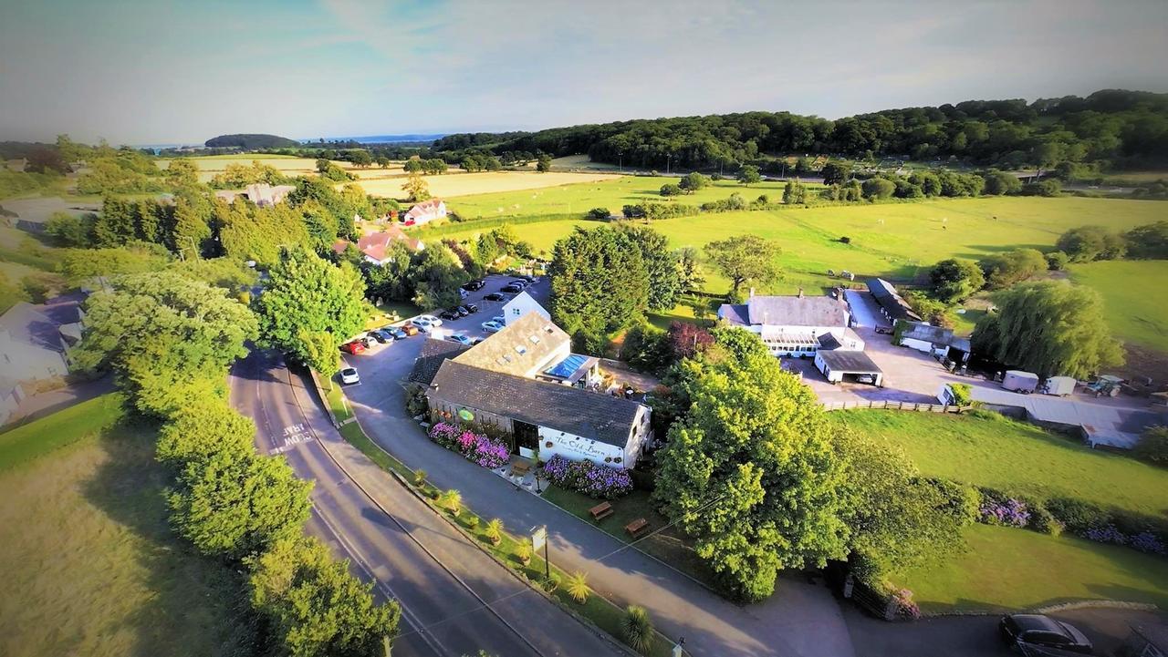 The Old Barn Inn Newport  Exteriér fotografie