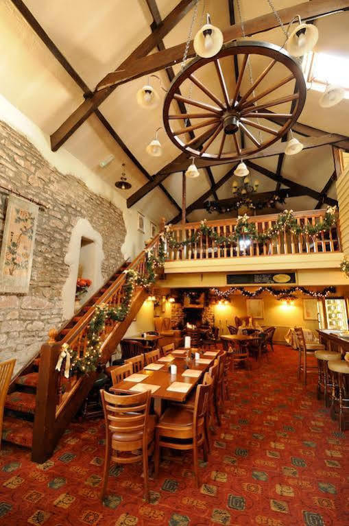 The Old Barn Inn Newport  Exteriér fotografie